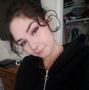 Meet your Posher, Lydia